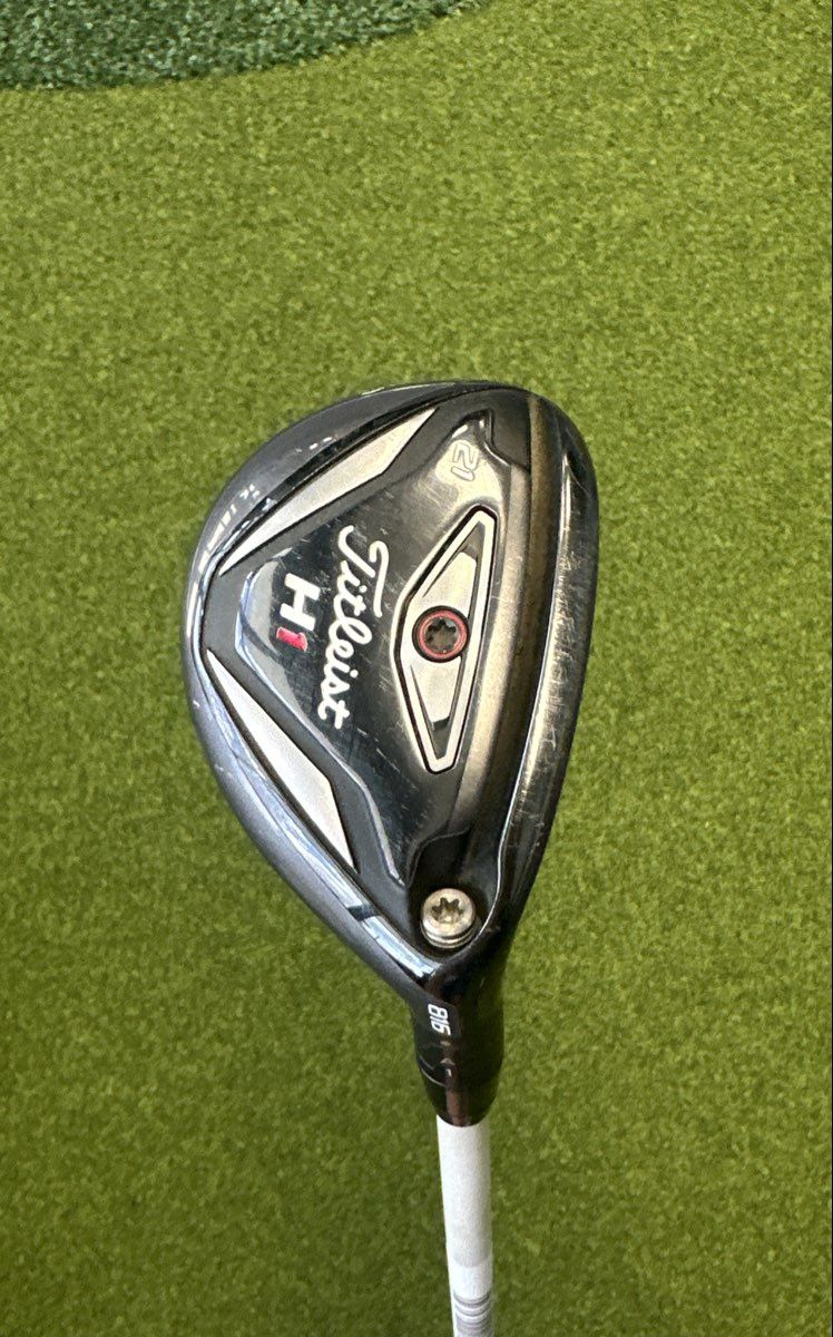 Titleist H1 21* Hybrid Right Handed Fujikura Speeder Stiff Fair