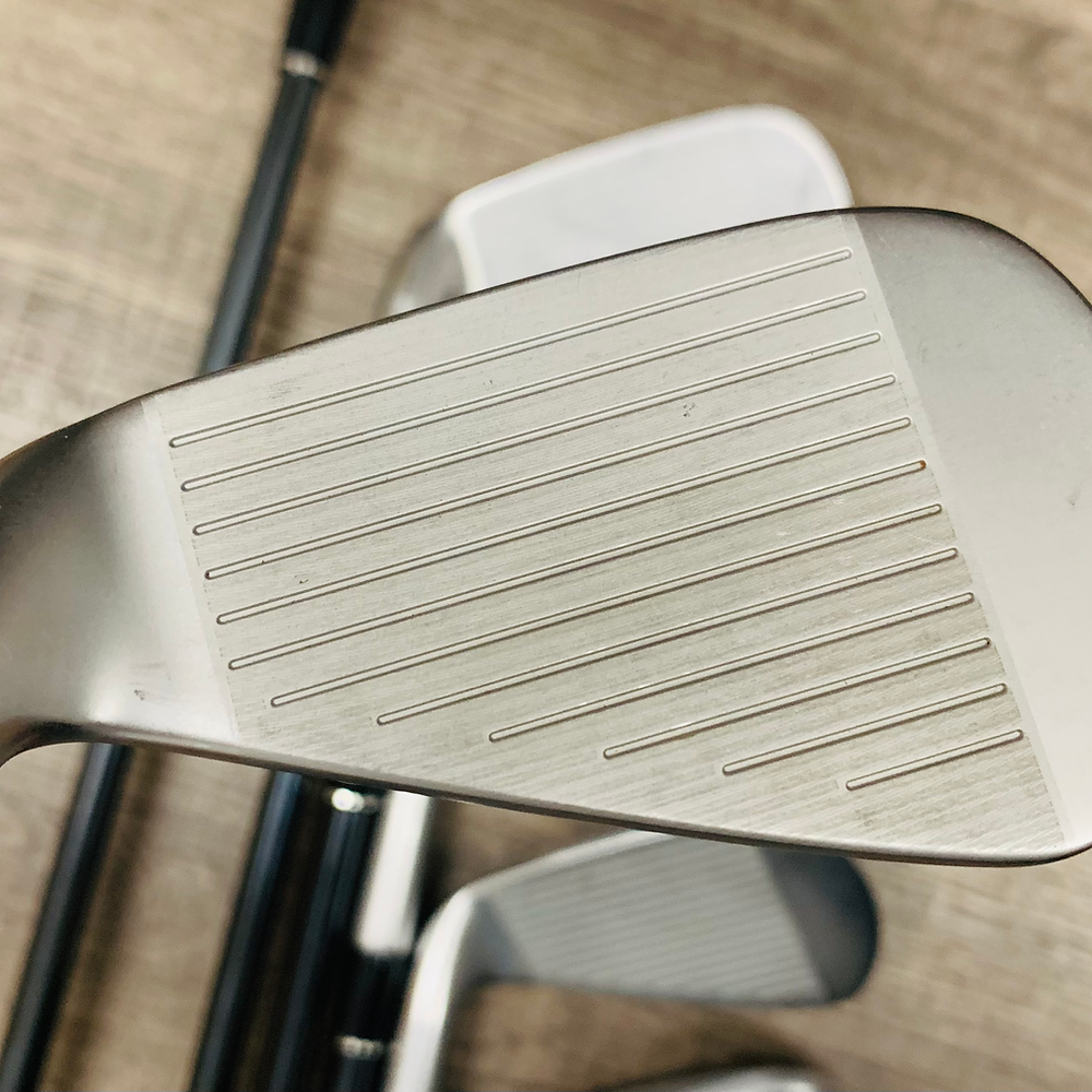 +1" ZX4 MK II Iron Set 4-P / Recoil Graphite, Regular