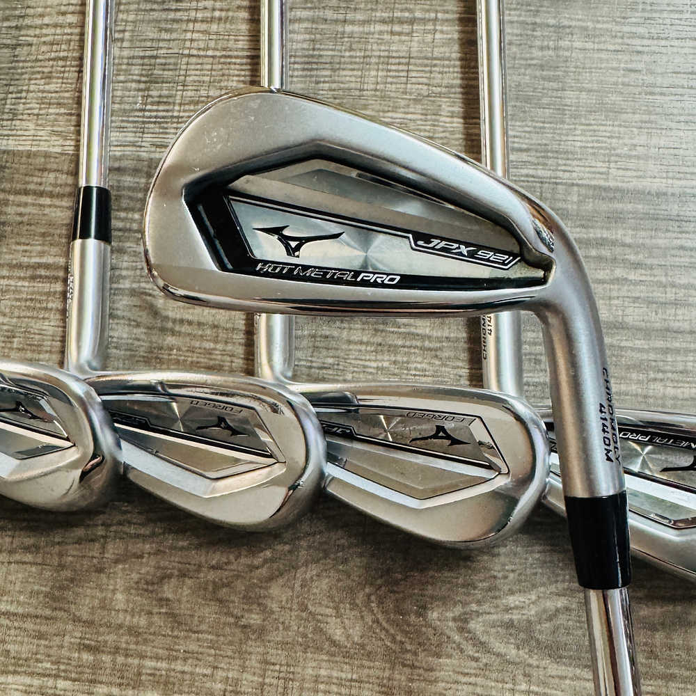 JPX 921 Hot Metal Pro / Forged Iron Set 5-GW / NS Pro, Stiff