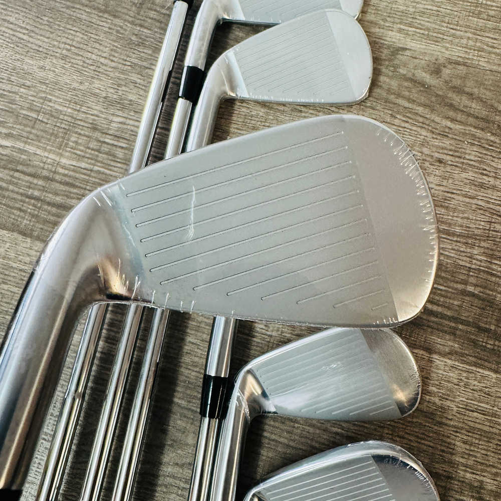 2024 Pro 245 Iron Set 4-P / Dynamic Gold Mid Steel, Regular