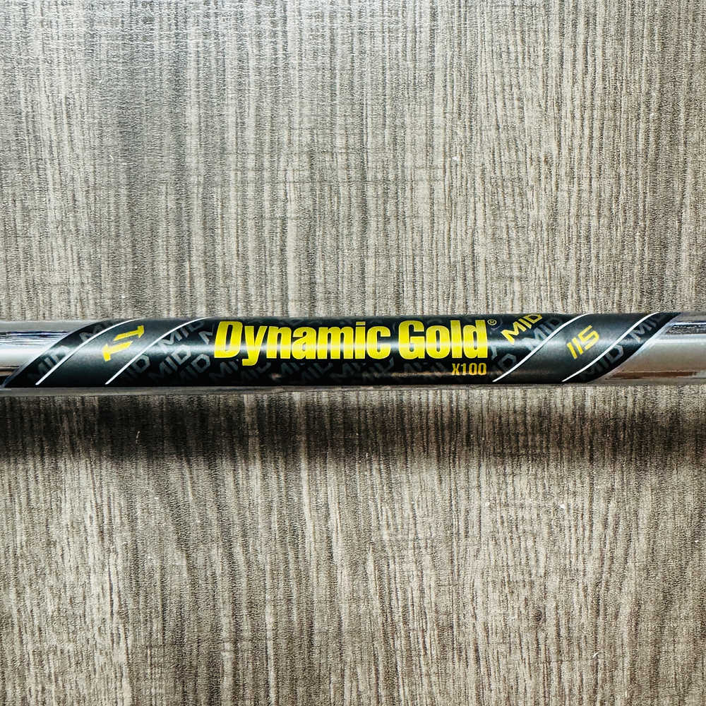 2024 P7CB Iron Set 4-P / Dynamic Gold Mid Steel, X Stiff