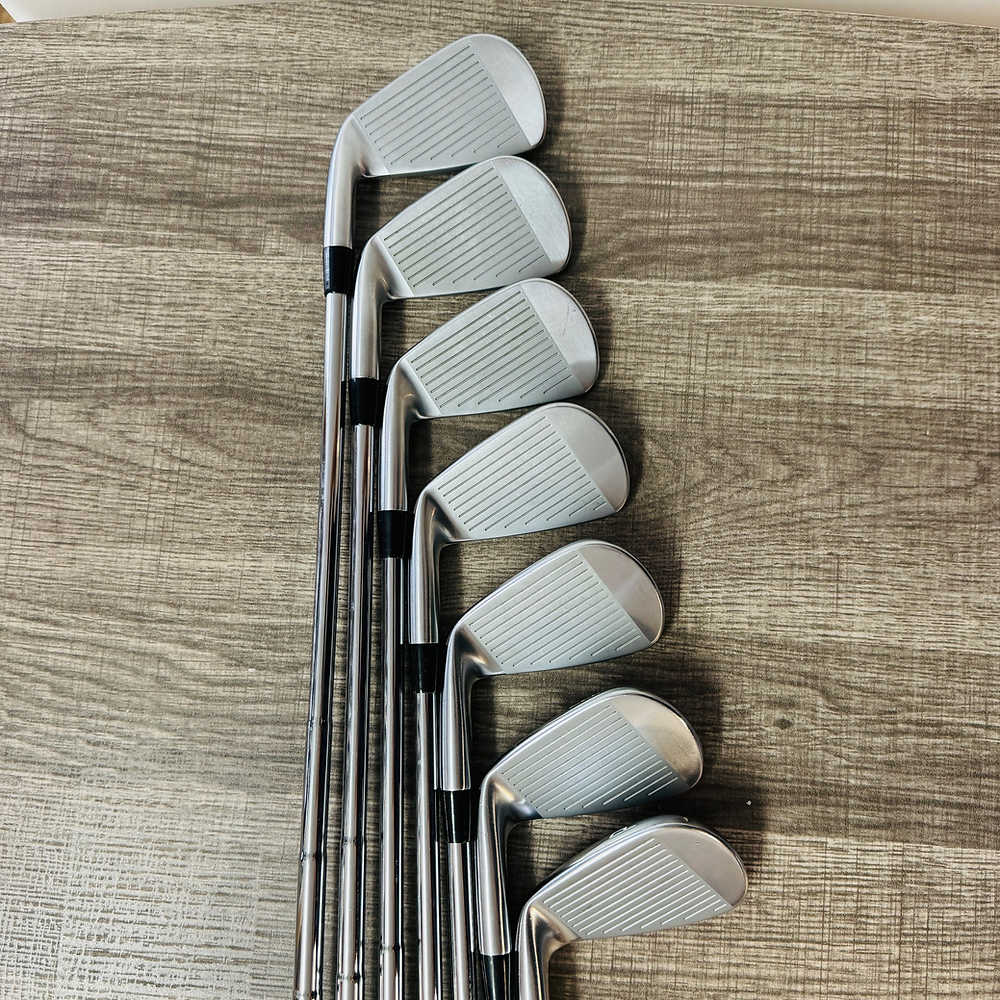 2024 Pro 243 Iron Set 4-P / Dynamic Gold Mid Steel, Stiff