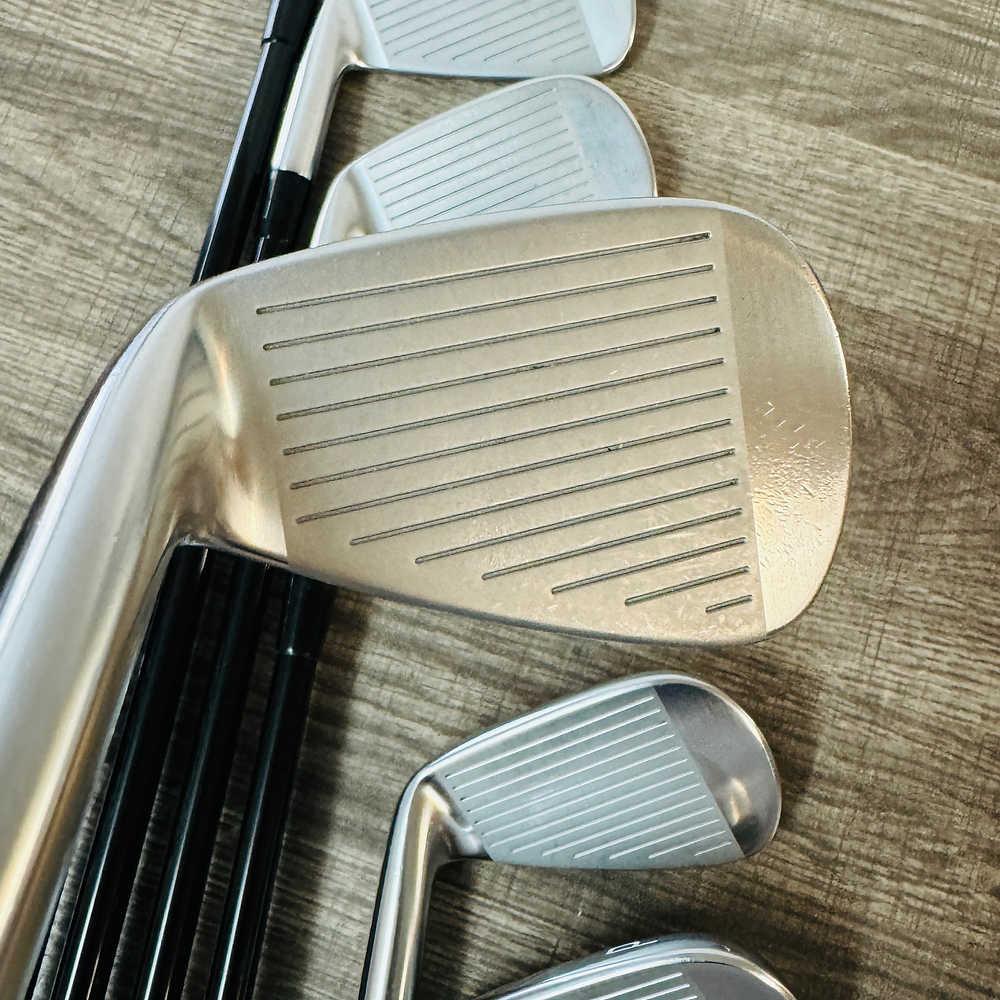 2024 Pro 241 Iron Set 4-P / Mitsubishi MMT 105 Graphite, TX Stiff