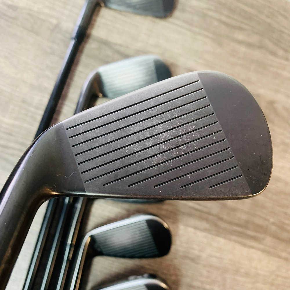 +1/2" Black T100S 2021 Iron Set 4-P / AMT White Steel, Stiff