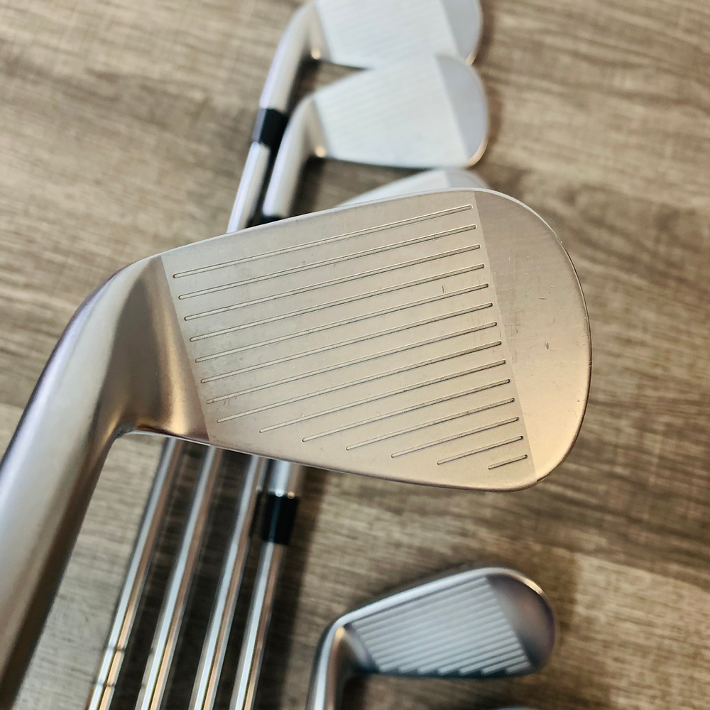 2024 Apex Pro Iron Set 5-A / AMT Black Steel, Stiff