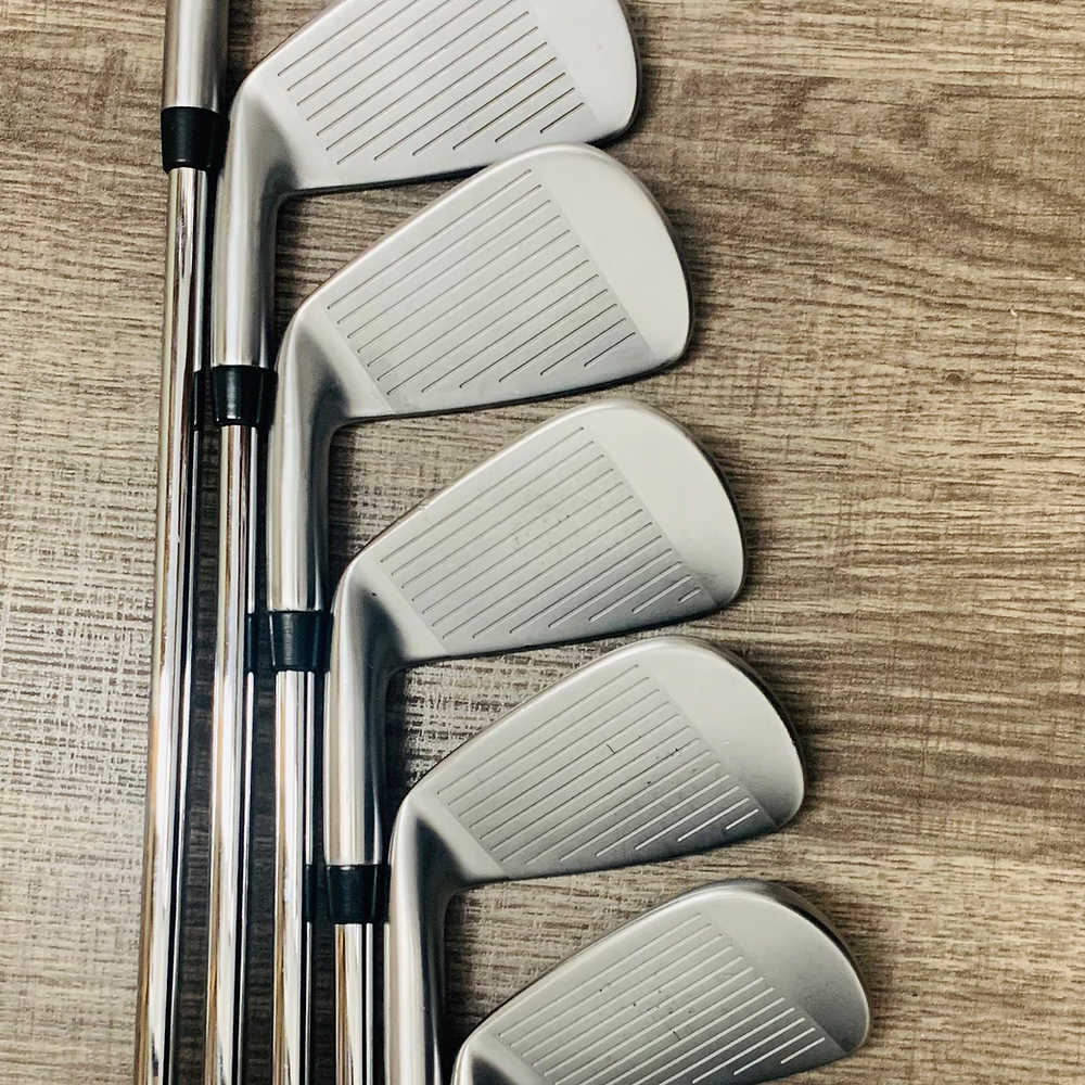 JPX 921 Tour Iron Set 4-P / NS Pro Steel, Regular