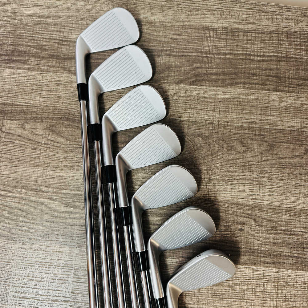 P7MB 2023 Iron Set 4-PW / Project X Rifle Steel, Stiff