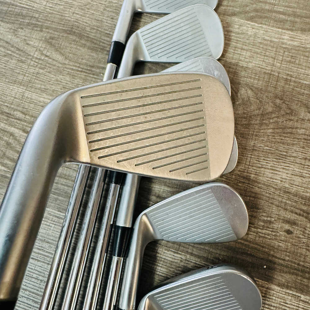 +1/2" 2023 P7MC Iron Set 4-P / NS Pro Modus3 120 Steel, X Stiff