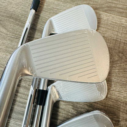 2024 P7CB Iron Set 4-P / Dynamic Gold Mid Steel, X Stiff