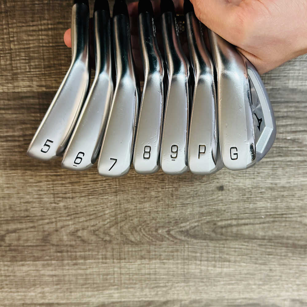 JPX 921 Hot Metal Pro / Forged Iron Set 5-GW / NS Pro, Stiff