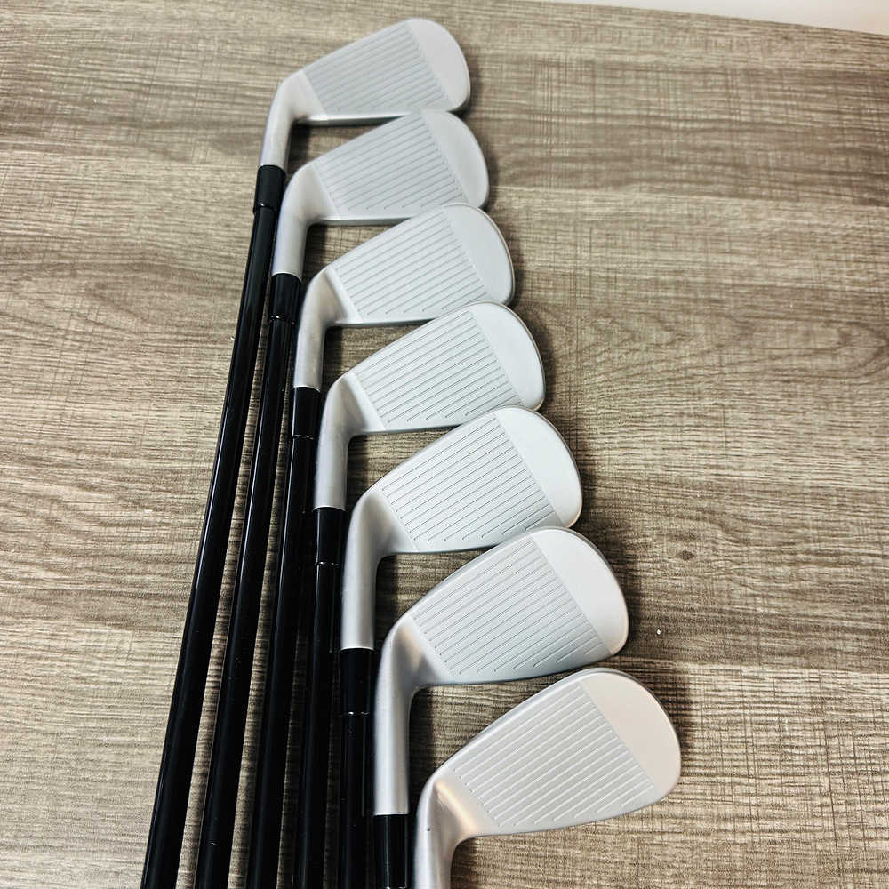 2023 P790 Iron Set 4-P / Mitsubishi MMT Graphite, Regular